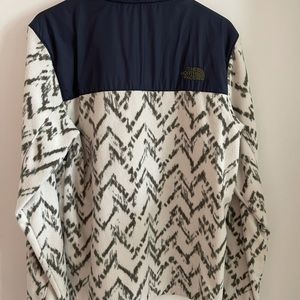 Men’s North Face half zip